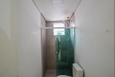 Casa para alugar com 50m², 2 quartos e 1 vaga Casa para alugar com 50m², 2 quartos e 1 vagaBanheiro