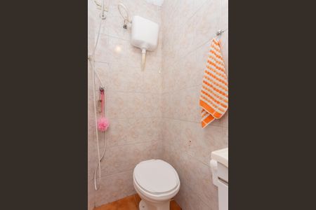 Casa à venda com 180m², 4 quartos e 2 vagasBanheiro da Suíte