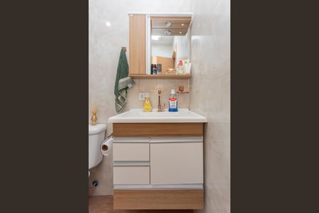 Casa à venda com 180m², 4 quartos e 2 vagasBanheiro