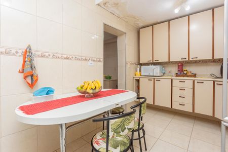 Casa à venda com 180m², 4 quartos e 2 vagasCozinha
