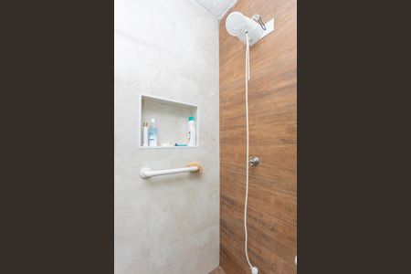 Casa à venda com 180m², 4 quartos e 2 vagasBanheiro