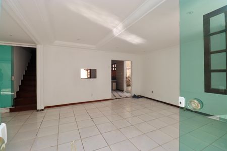 Sala  de casa para alugar com 5 quartos, 350m² em Itapuã, Salvador