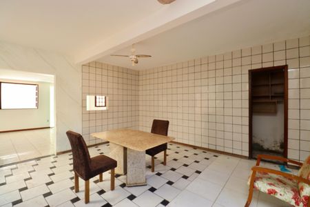 Casa para alugar com 350m², 5 quartos e 2 vagasCozinha