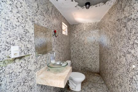 Casa para alugar com 350m², 5 quartos e 2 vagasBanheiro piscina 