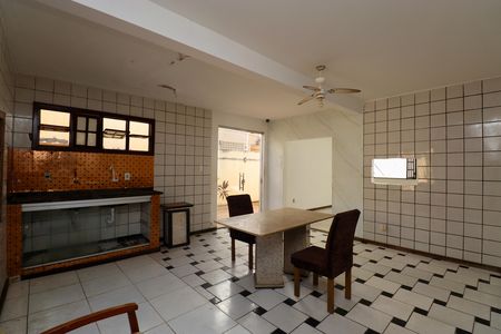 Casa para alugar com 350m², 5 quartos e 2 vagasCozinha