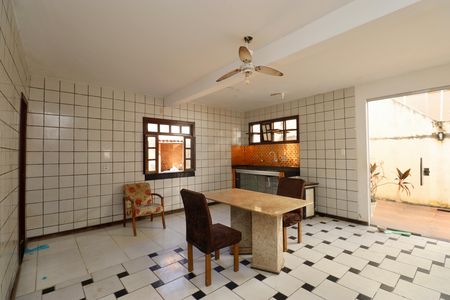 Casa para alugar com 350m², 5 quartos e 2 vagasCozinha
