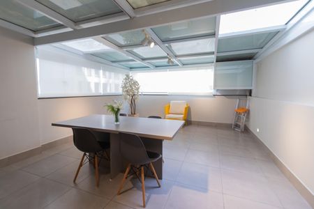 Apartamento à venda com 58m², 1 quarto e 1 vaga Apartamento à venda com 58m², 1 quarto e 1 vagaSala
