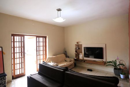 Casa à venda com 400m², 3 quartos e 4 vagas Casa à venda com 400m², 3 quartos e 4 vagasSala