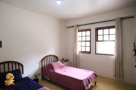 Casa à venda com 400m², 3 quartos e 4 vagas Casa à venda com 400m², 3 quartos e 4 vagasQuarto 1