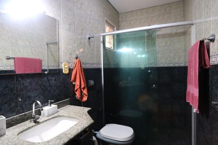 Casa à venda com 400m², 3 quartos e 4 vagas Casa à venda com 400m², 3 quartos e 4 vagasBanheiro