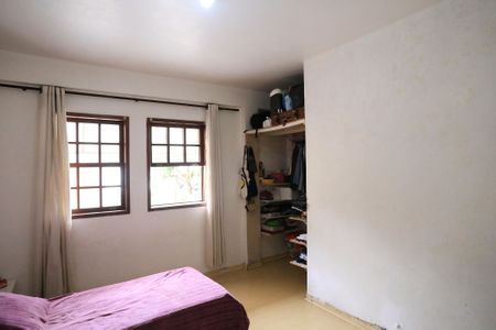 Casa à venda com 400m², 3 quartos e 4 vagas Casa à venda com 400m², 3 quartos e 4 vagasQuarto 1