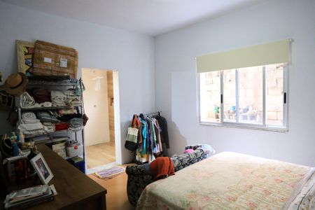 Casa à venda com 400m², 3 quartos e 4 vagas Casa à venda com 400m², 3 quartos e 4 vagasSuíte