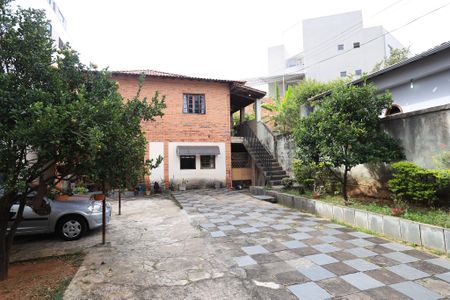 Casa à venda com 400m², 3 quartos e 4 vagas Casa à venda com 400m², 3 quartos e 4 vagasÁrea externa