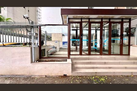Apartamento à venda com 107m², 3 quartos e 1 vaga Apartamento à venda com 107m², 3 quartos e 1 vagaFachada