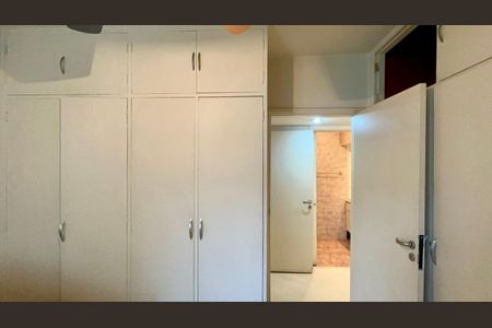 Apartamento à venda com 107m², 3 quartos e 1 vaga Apartamento à venda com 107m², 3 quartos e 1 vagaQuarto 1