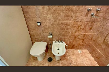 Apartamento à venda com 107m², 3 quartos e 1 vaga Apartamento à venda com 107m², 3 quartos e 1 vagaBanheiro