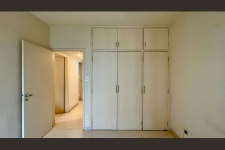 Apartamento à venda com 107m², 3 quartos e 1 vaga Apartamento à venda com 107m², 3 quartos e 1 vagaSuite