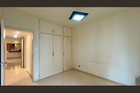 Apartamento à venda com 107m², 3 quartos e 1 vaga Apartamento à venda com 107m², 3 quartos e 1 vagaSuite