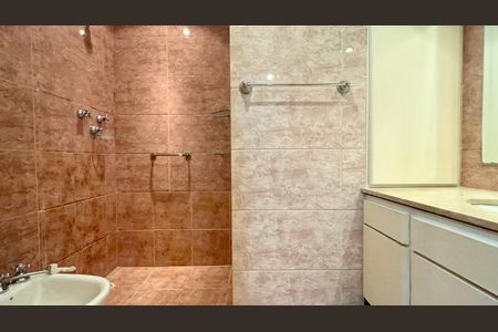 Apartamento à venda com 107m², 3 quartos e 1 vaga Apartamento à venda com 107m², 3 quartos e 1 vagaBanheiro