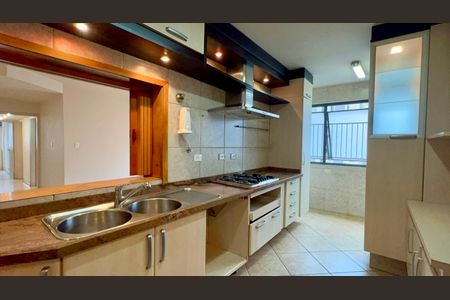 Apartamento à venda com 107m², 3 quartos e 1 vaga Apartamento à venda com 107m², 3 quartos e 1 vagaCozinha