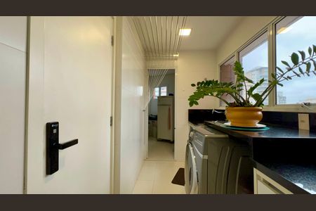 Apartamento à venda com 150m², 3 quartos e 2 vagas Apartamento à venda com 150m², 3 quartos e 2 vagasÁrea de Serviço