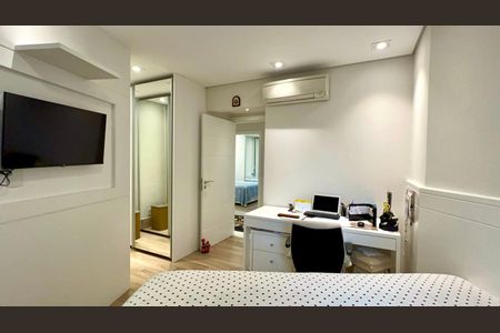 Apartamento à venda com 150m², 3 quartos e 2 vagas Apartamento à venda com 150m², 3 quartos e 2 vagasSuite
