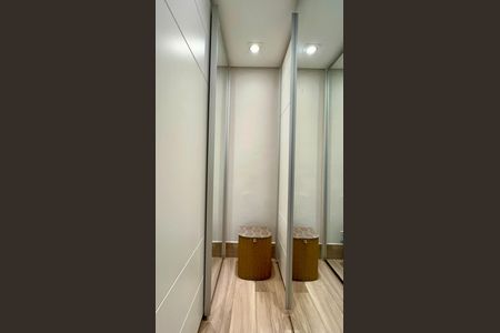 Apartamento à venda com 150m², 3 quartos e 2 vagas Apartamento à venda com 150m², 3 quartos e 2 vagasCloset da suíte