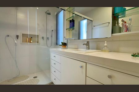 Apartamento à venda com 150m², 3 quartos e 2 vagas Apartamento à venda com 150m², 3 quartos e 2 vagasBanheiro