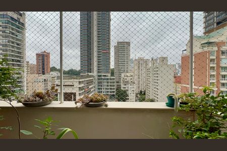 Apartamento à venda com 150m², 3 quartos e 2 vagas Apartamento à venda com 150m², 3 quartos e 2 vagasVaranda