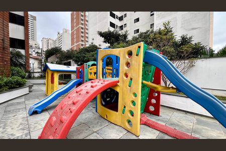 Apartamento à venda com 150m², 3 quartos e 2 vagas Apartamento à venda com 150m², 3 quartos e 2 vagasPlayground