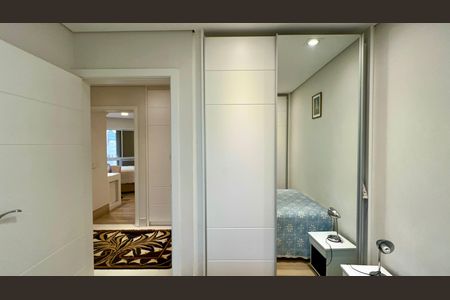 Apartamento à venda com 150m², 3 quartos e 2 vagas Apartamento à venda com 150m², 3 quartos e 2 vagasQuarto 1