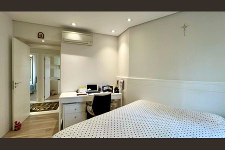 Apartamento à venda com 150m², 3 quartos e 2 vagas Apartamento à venda com 150m², 3 quartos e 2 vagasSuite