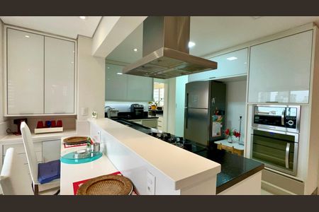 Apartamento à venda com 150m², 3 quartos e 2 vagas Apartamento à venda com 150m², 3 quartos e 2 vagasCozinha