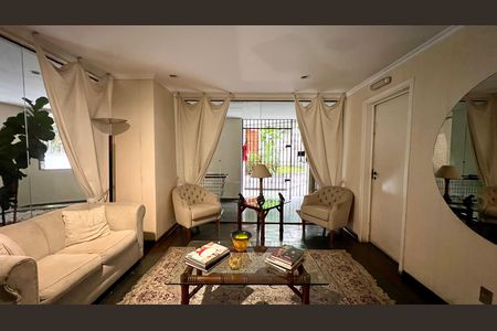 Apartamento à venda com 150m², 3 quartos e 2 vagas Apartamento à venda com 150m², 3 quartos e 2 vagasHall de entrada