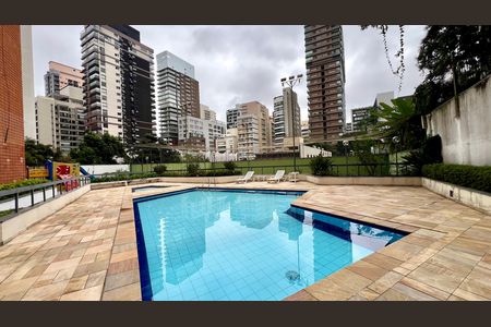 Apartamento à venda com 150m², 3 quartos e 2 vagas Apartamento à venda com 150m², 3 quartos e 2 vagasPiscina