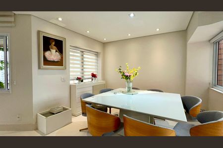 Apartamento à venda com 150m², 3 quartos e 2 vagas Apartamento à venda com 150m², 3 quartos e 2 vagasSala de Jantar