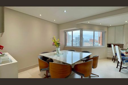 Apartamento à venda com 150m², 3 quartos e 2 vagas Apartamento à venda com 150m², 3 quartos e 2 vagasSala de Jantar