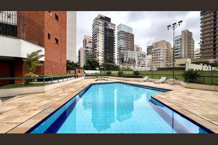 Apartamento à venda com 150m², 3 quartos e 2 vagas Apartamento à venda com 150m², 3 quartos e 2 vagasPiscina