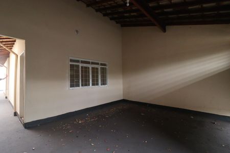 Casa para alugar com 126m², 2 quartos e 2 vagas Casa para alugar com 126m², 2 quartos e 2 vagasGaragem