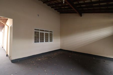 Casa para alugar com 126m², 2 quartos e 2 vagas Casa para alugar com 126m², 2 quartos e 2 vagasGaragem