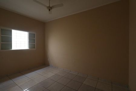 Casa para alugar com 126m², 2 quartos e 2 vagas Casa para alugar com 126m², 2 quartos e 2 vagasQuarto 2