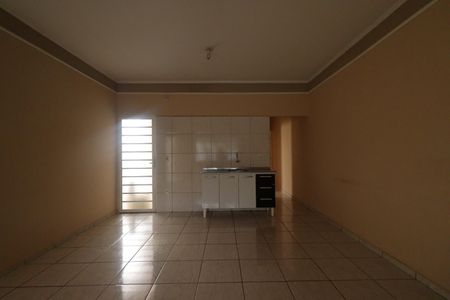 Casa para alugar com 126m², 2 quartos e 2 vagas Casa para alugar com 126m², 2 quartos e 2 vagasSala/Cozinha