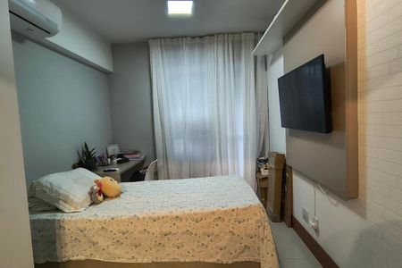Apartamento à venda com 150m², 5 quartos e 2 vagas Apartamento à venda com 150m², 5 quartos e 2 vagasQuarto simples com cama de solteiro, ar condicionado e TV montada na parede.
