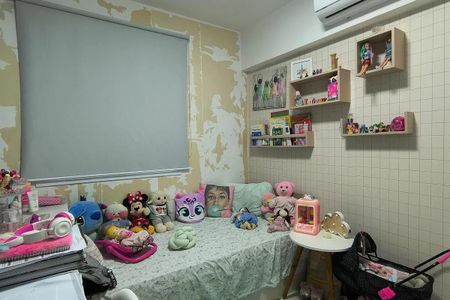 Apartamento à venda com 150m², 5 quartos e 2 vagas Apartamento à venda com 150m², 5 quartos e 2 vagasQuarto infantil com decoração infantil, com móveis e brinquedos, com uma cama e uma mesa de trabalho.