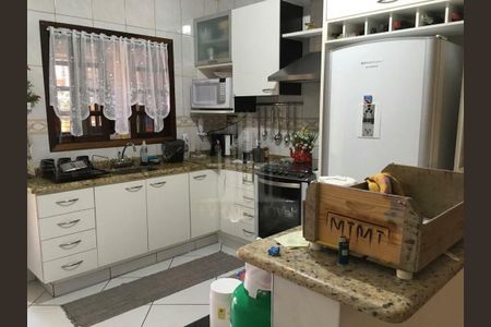 Casa à venda com 141m², 3 quartos e 5 vagas