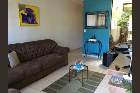 Casa à venda com 141m², 3 quartos e 5 vagas
