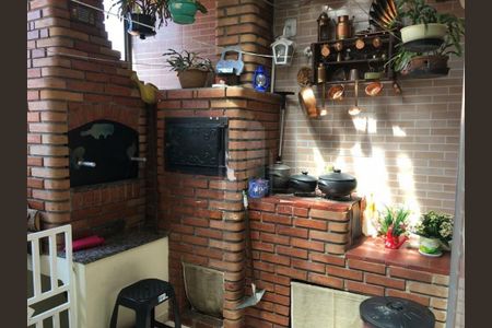 Casa à venda com 141m², 3 quartos e 5 vagas