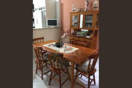Casa à venda com 141m², 3 quartos e 5 vagas