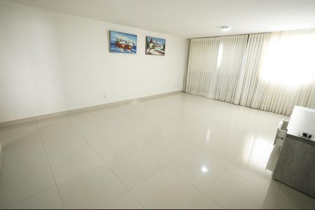 Apartamento para alugar com 123m², 3 quartos e 1 vaga