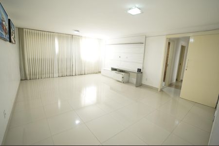 Apartamento para alugar com 3 quartos, 123m² em Setor Marista, Goiânia